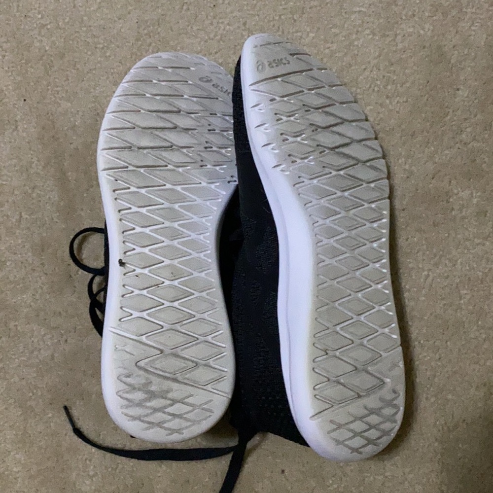 ASICS shoes - Picture 3 of 5